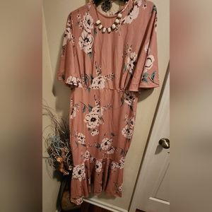 Shein Sz XL body con maxi dress with ruffle hem and flutter sleeves.